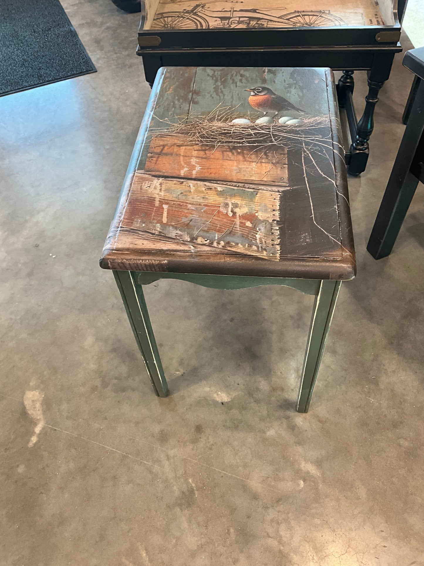Robin side table