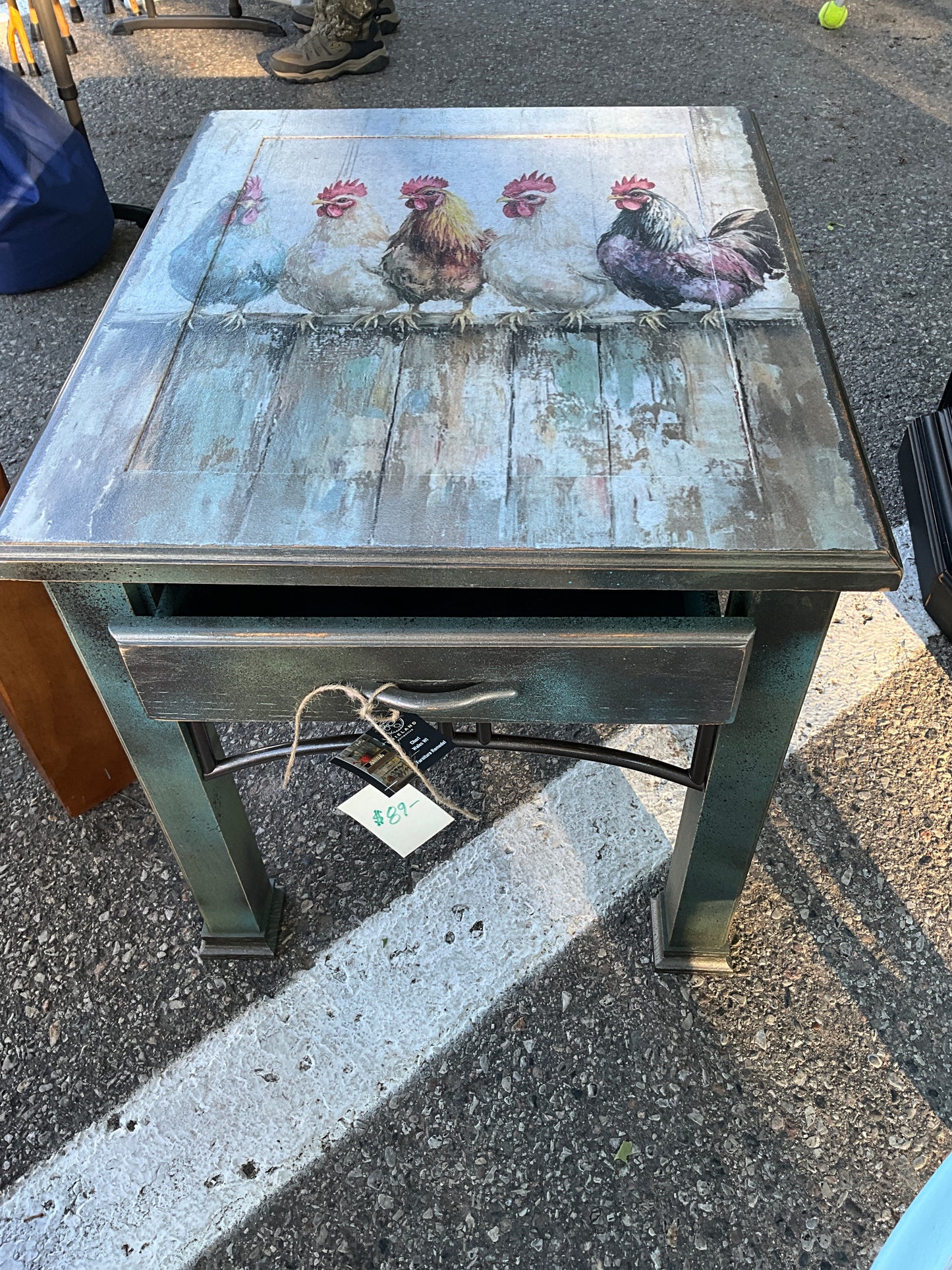 Hen table